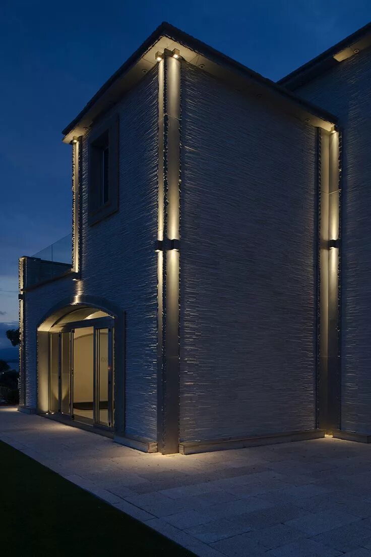 Подсветка фасада дома снаружи фото Villa Punta Pennata - L&L Luce&Light Facade lighting, Architectural lighting des