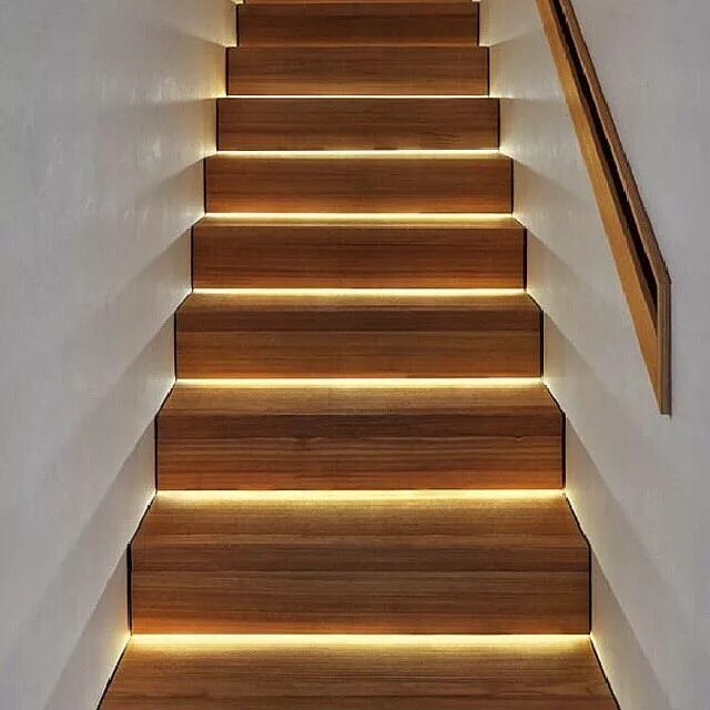 Подсветка лестницы в частном доме фото Photo: Lionel Henriod Stairway lighting, Staircase lighting ideas, Stair lightin