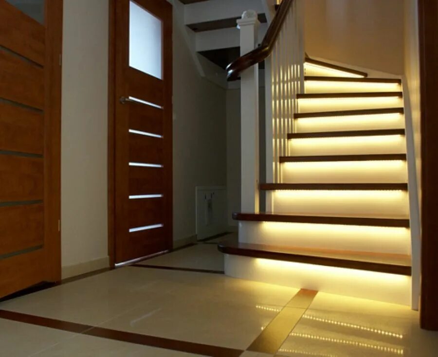 Подсветка лестницы в частном доме фото Oświetlenie schodów LED Stair lights, Strip lighting, Stair lighting