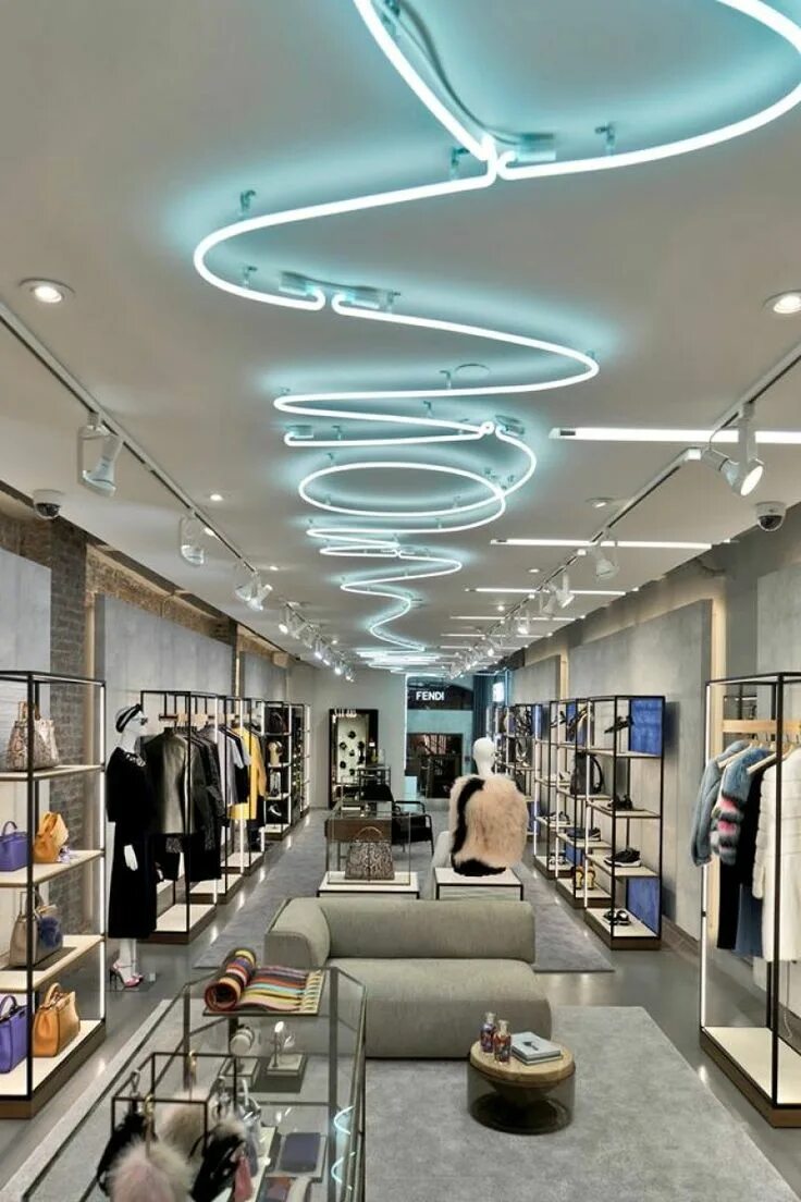 Подсветка магазинов фото Sneak Peek Inside Fendi's New Soho Pop-Up In New York in 2023 Store design inter