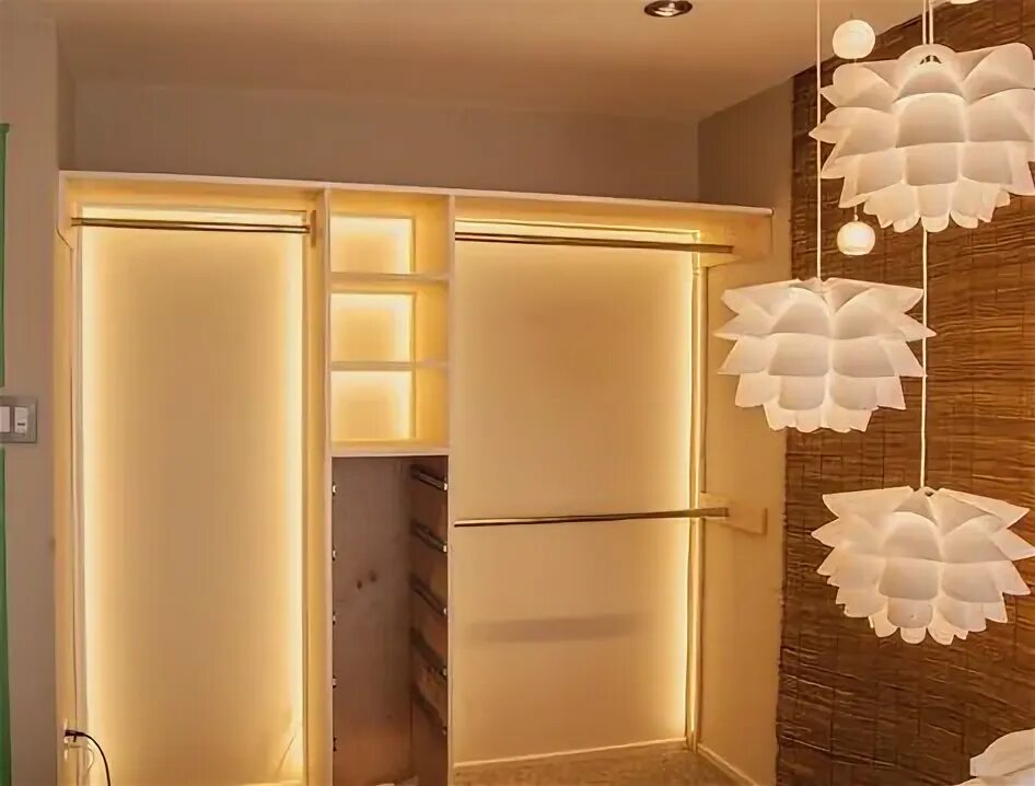 Подсветка шкафа купе фото Creative Small Walk-In Closet Ideas with LED Lights