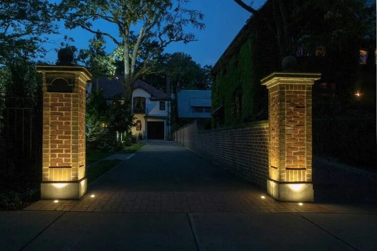 Подсветка столбов забора из кирпича фото A Shadowy Sensation - Night Light Inc Driveway entrance, Entrance lighting, Hous