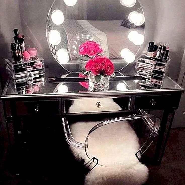 Подсветка столика для макияжа CLICK TO DOWNLOAD Your Elegant Makeup Beauty Room Checklist & Idea Guide to see 