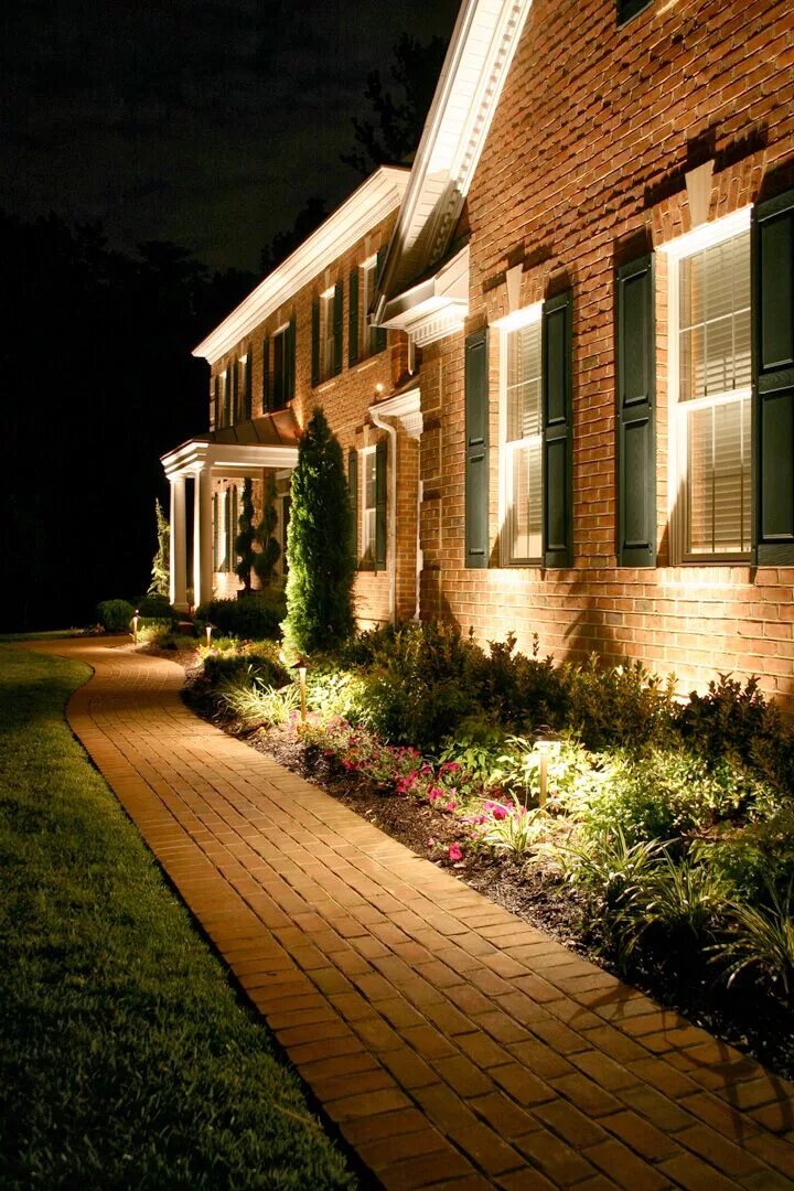 Подсветка участка загородного дома фото 25+ Creative Landscape Lighting Ideas to Give a New Look to Your Outdoor Space L