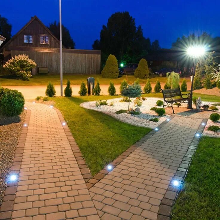 Подсветка участка загородного дома фото 14 Outdoor Lighting Trends for 2018 Landscape lighting, Large backyard landscapi