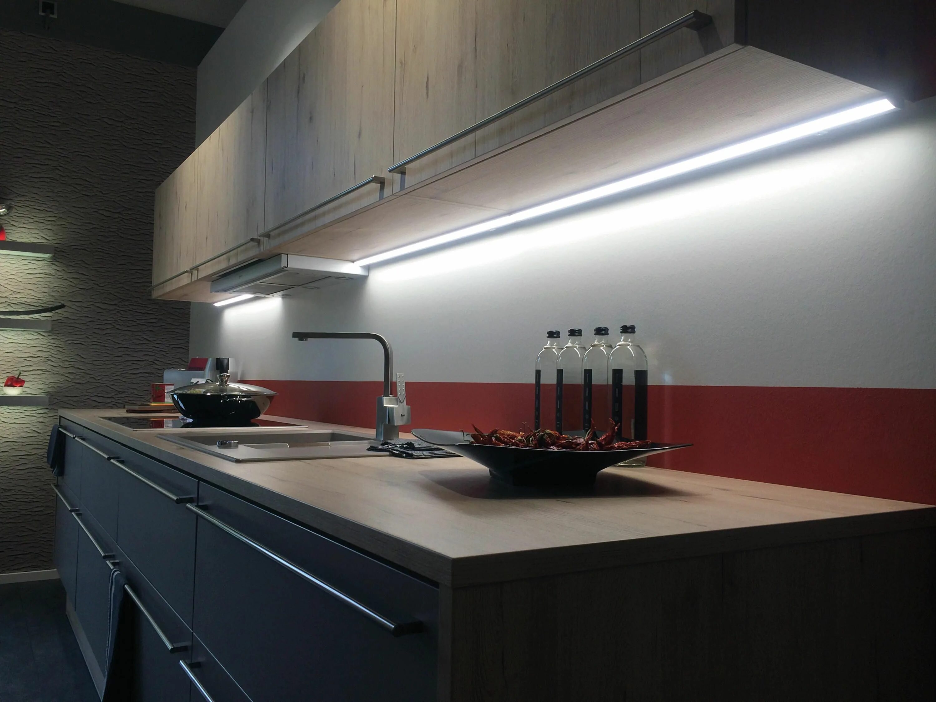 Подсветка в интерьере кухни LED MODULITE F - Furniture lights from Hera Architonic Best under cabinet lighti