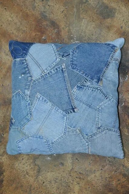 Подушка из джинсов своими руками выкройки FOCAL POINT STYLING Denim crafts, Blue jeans crafts, Denim quilt