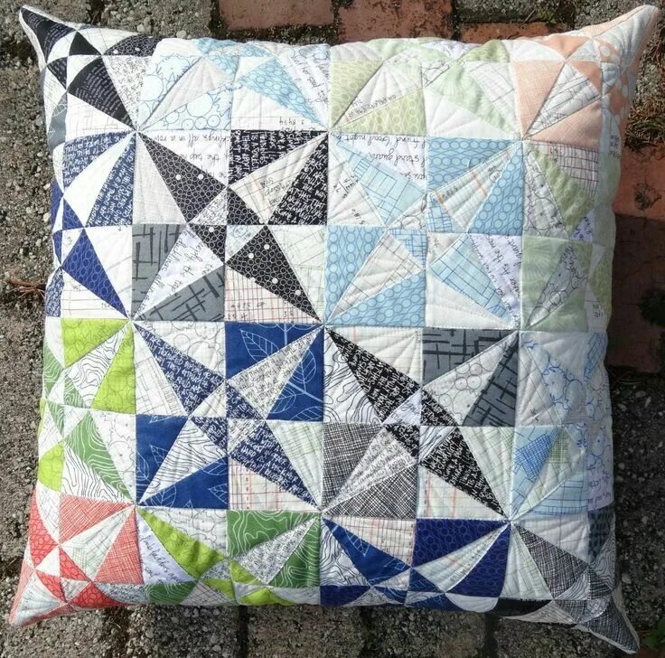 Подушка пэчворк схемы фото Pin by Ольга Дорофеева on Подушки Quilts, Pillow texture, Pillow pattern