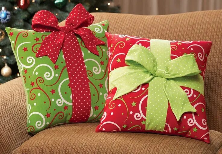 Подушка своими руками для декора в подарок Red OR Green Christmas Throw Pillow Seasonal Holiday Decor . Throw pillows chris