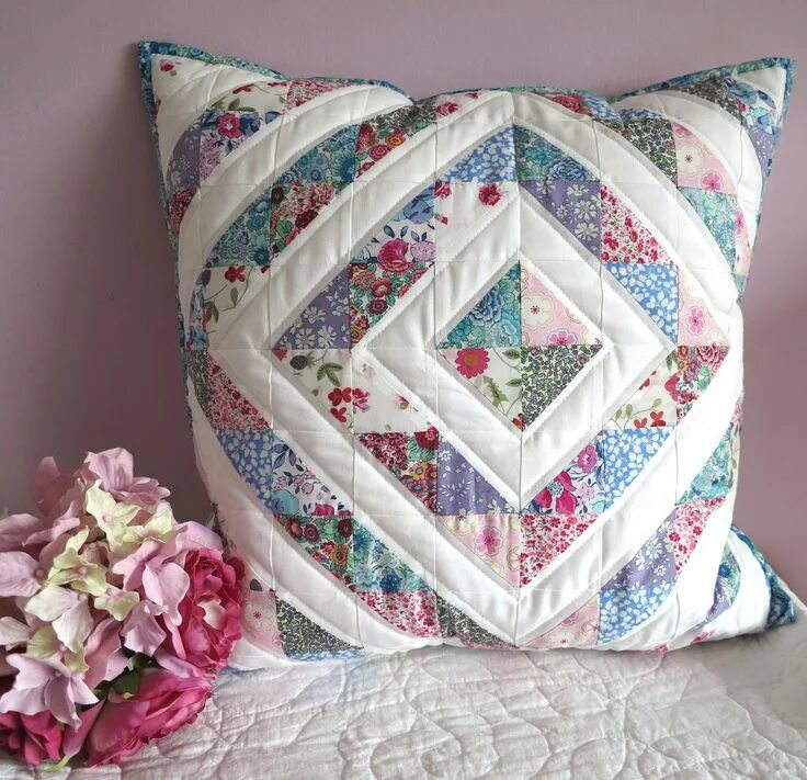 Подушка своими руками фото схемы Liberty Cushion Sewing cushions, Diy pillows, Applique cushions