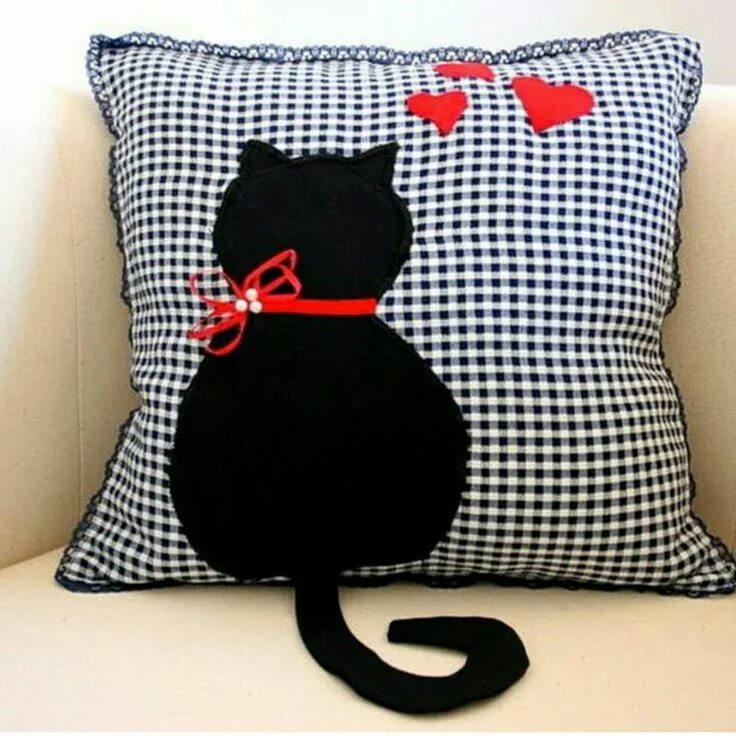 Подушка своими руками фото схемы very cute and easy Cat cushion, Cat quilt, Sewing pillows