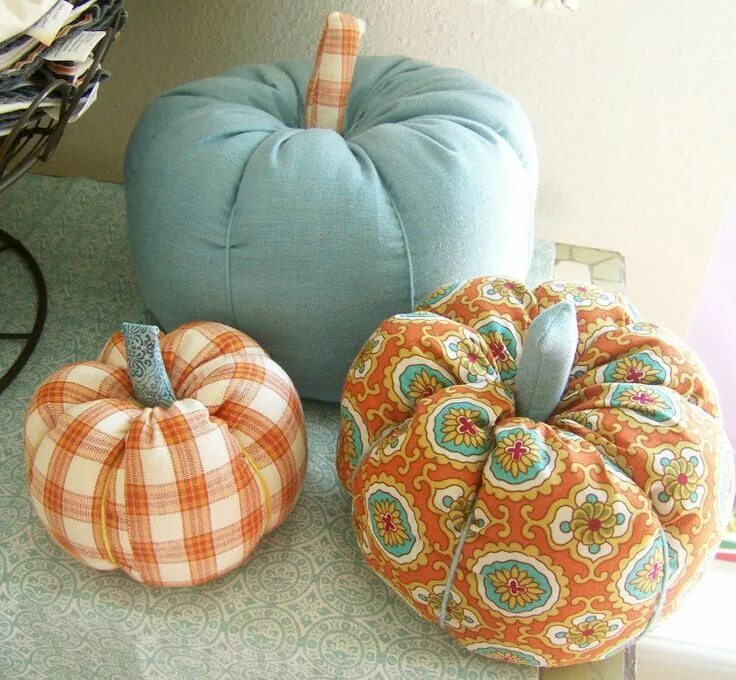 Подушка тыква своими руками выкройка lilly cakes: Fabric Pumpkin Bandwagon Fabric pumpkins, Fall halloween decor, Pum