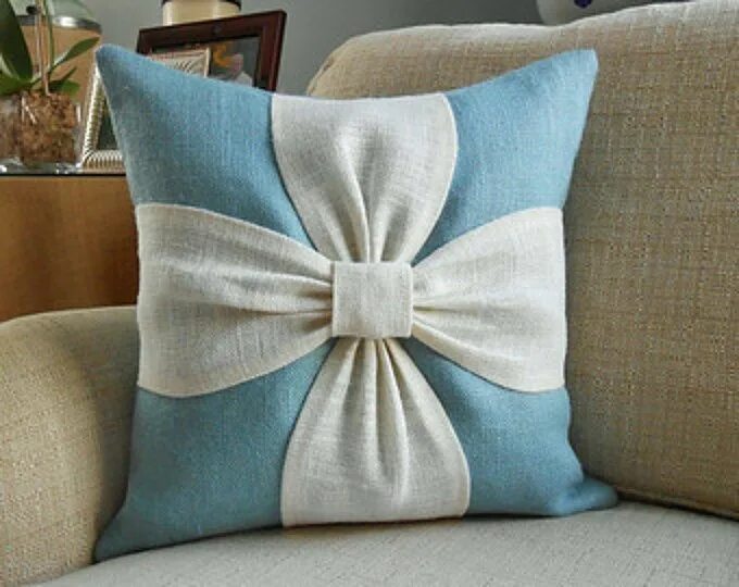 Подушки декоративные своими руками фото Burlap bow pillow cover in aqua blue, white and natural burlap 18x18 Bow pillows