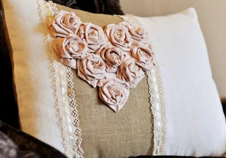 Подушки декоративные своими руками фото Диванная подушка в стиле винтаж Valentines pillows, Fabric roses, Heart pillow