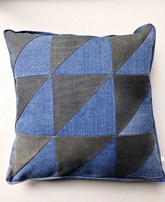 Подушки из джинсы фото This item is unavailable Etsy Denim pillow, Patchwork pillow, Sewing cushions De