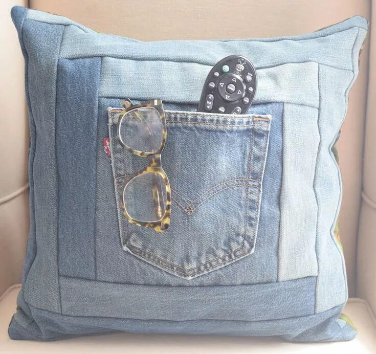 Подушки из джинсы своими руками фото DIY Denim Log Cabin Pocket Pillows tutorials Denim gift, What to do with old jea