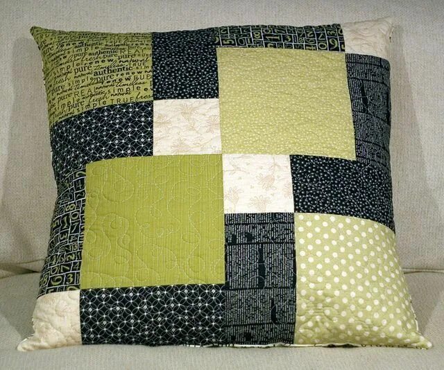 Подушки из ткани своими руками фото pillows! Flickr - Photo Sharing! Quilted pillow covers, Sewing cushions, Quilted