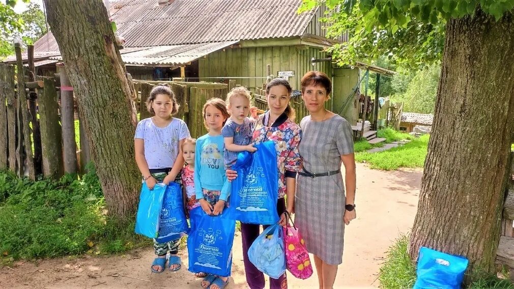 Подузово деревня жирятинского района фото Брянский благотворительный фонд "Ванечка" посетил многодетную семью в Жирятинско