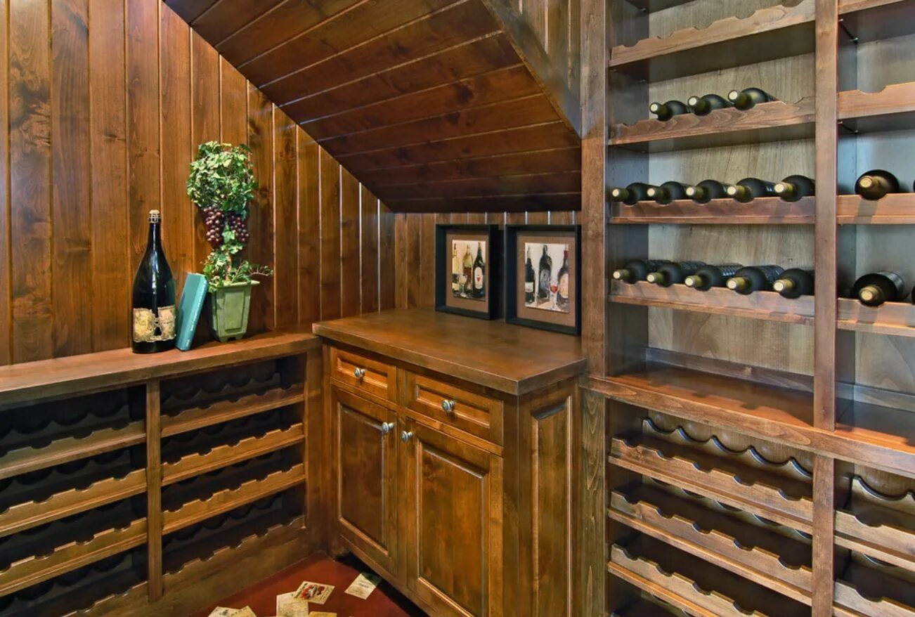 Подвал в частном доме фото варианты traditional-wine-cellar Wine room, Cellar design, Wine storage closet