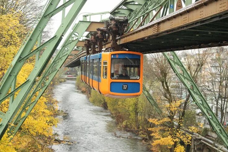 Подвесная дорога фото in meiner Kindheit wurden in Wuppertal neue Schwebebahnwagen angeschafft