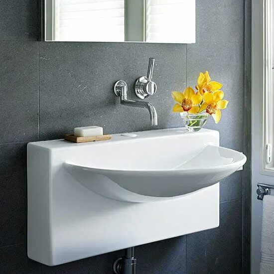 Подвесная раковина в интерьере ванной The 13 Best Kitchen Sinks for Your Home of 2024 Small bathroom sinks, Budget bat