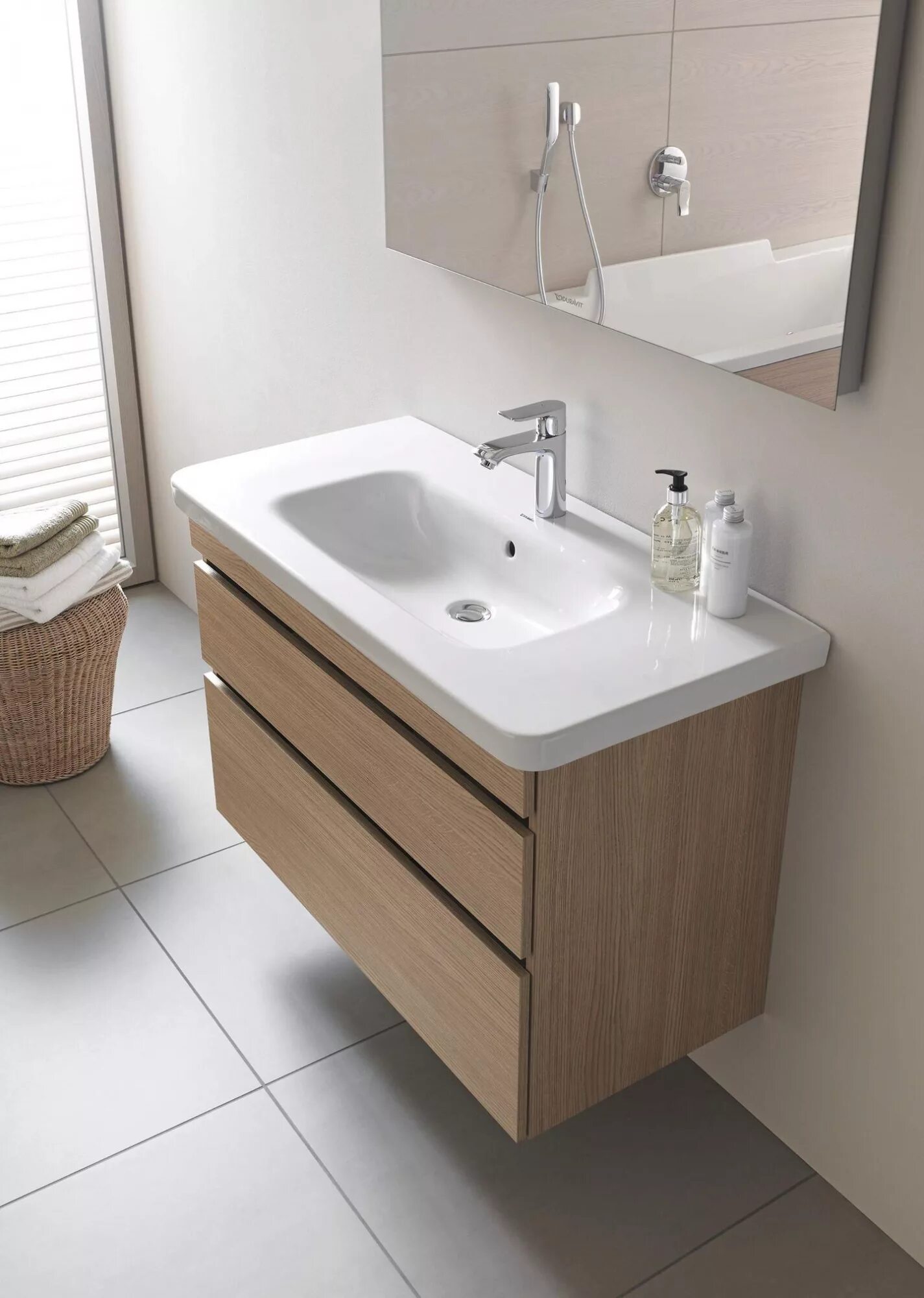 Подвесная раковина ванной комнате фото Duravit DuraStyle Раковина 80х48 см, 1 отв., с переливом, цвет: белый (232080000