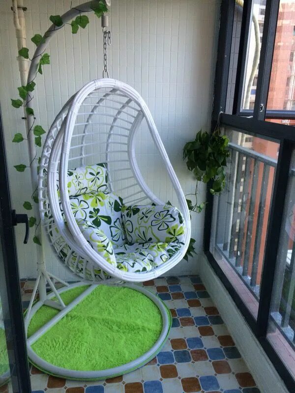 Подвесное кресло на балкон фото Pin by Street Mouse on The Apartment Balcony Balcony chairs, Natural outdoor fur