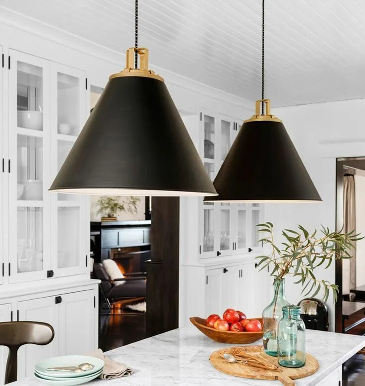 Подвесной светильник в интерьере кухни Butte 24" Cone Aged Brass Pendant Rejuvenation lightsoverisland #islandlightin..