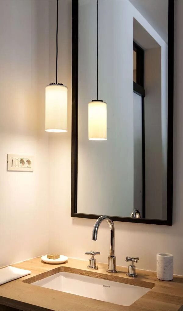 Подвесной светильник в ванную в интерьере CIRIO SIMPLE - pendant lamps, designed by Antoni Arola. A hanging lamp that crea