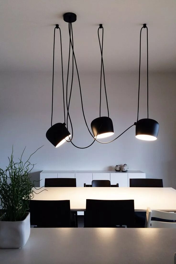 Подвесные люстры в интерьере фото Flos Aim pendant designed by R & E Bouroullec Illuminazione mansarda, Illuminazi