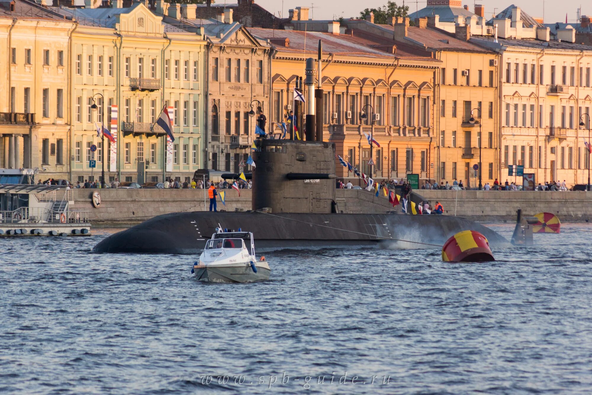 Подводная лодка санкт петербург фото День ВМФ 2024 в Санкт-Петербурге: парад кораблей, салют и программа мероприятий 