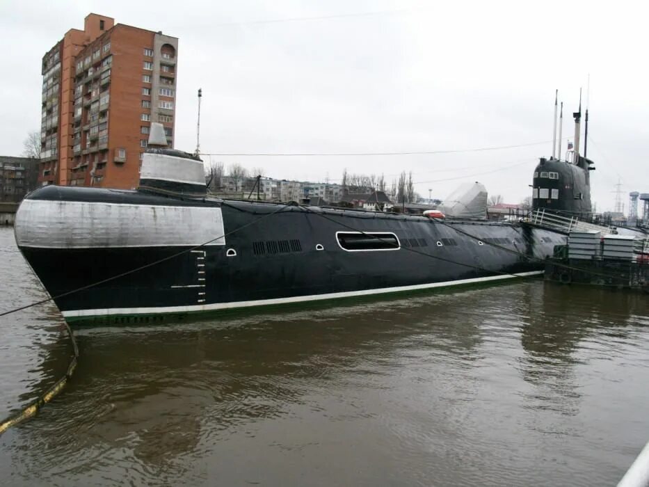 Подводная лодка в калининграде фото Подводная лодка Б-413 - Калининград, наб. Петра Великого, д. 9. Подробная информ