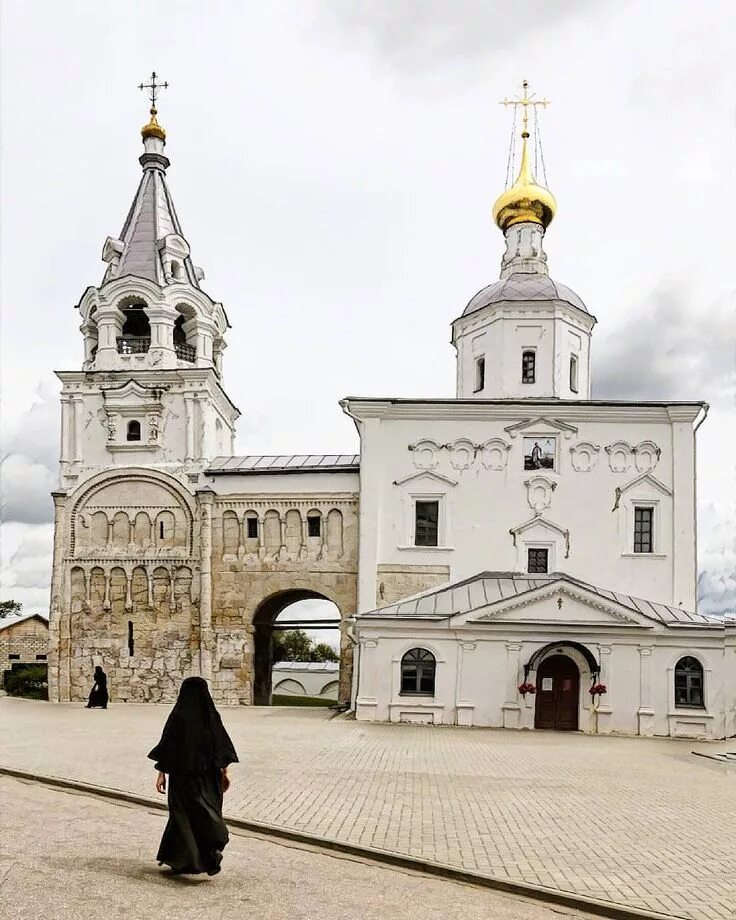 Подворье свято боголюбского монастыря фото Свято-Боголюбский женский монастырь. Белокаменный дворец Андрея Боголюбского. . 