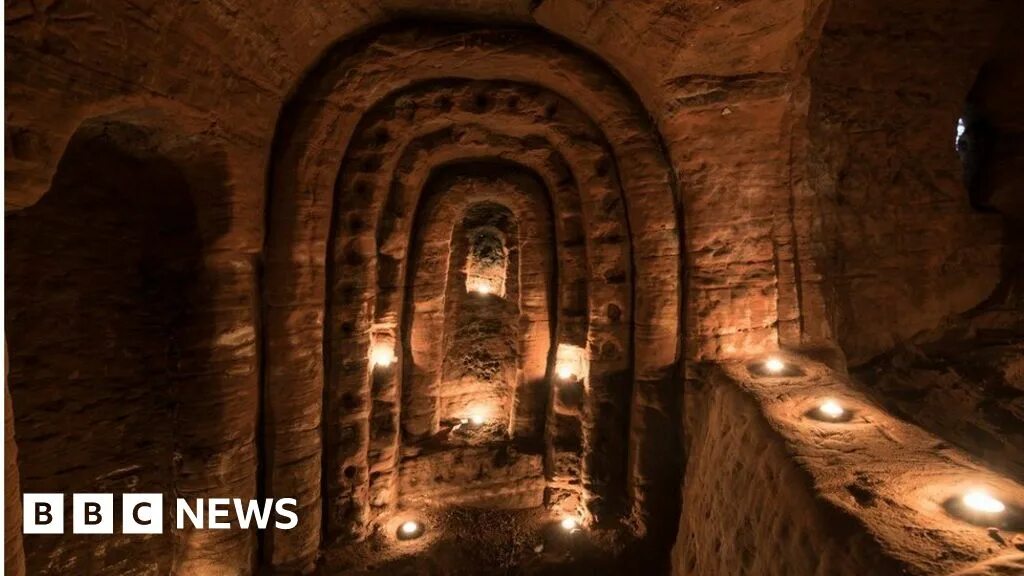 Подземная церковь фото Rabbit hole in farmer's field leads to 'mystery caves' - BBC News