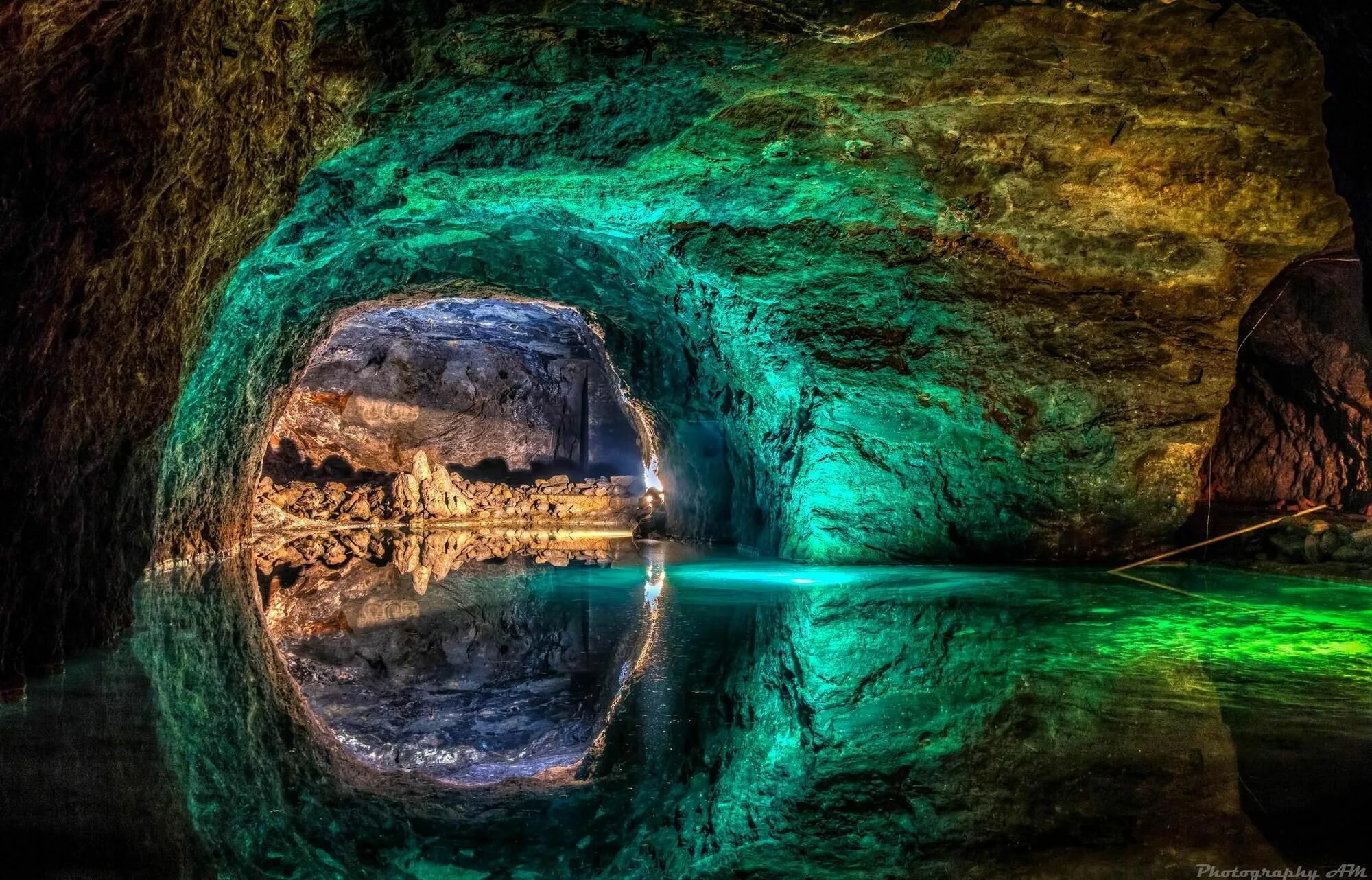 Подземное озеро фото Seegrotte See Hinterbrühl Austria - underground lake Austria travel, Switzerland