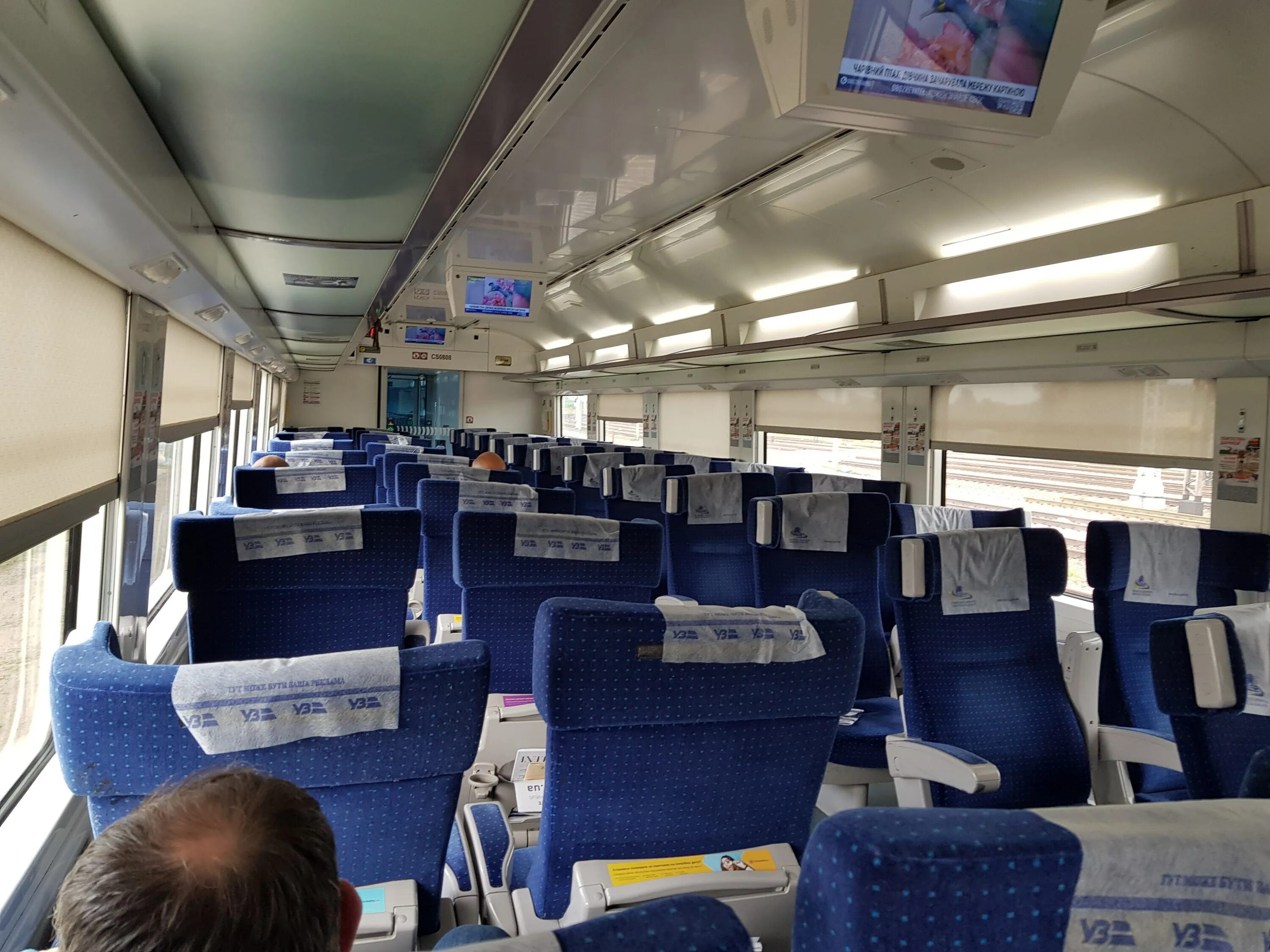 Поезд 002й премиум фото File:2019-07-10 Interior of Ukrainian Railways Hyundai HRCS2 train.jpg - Wikimed