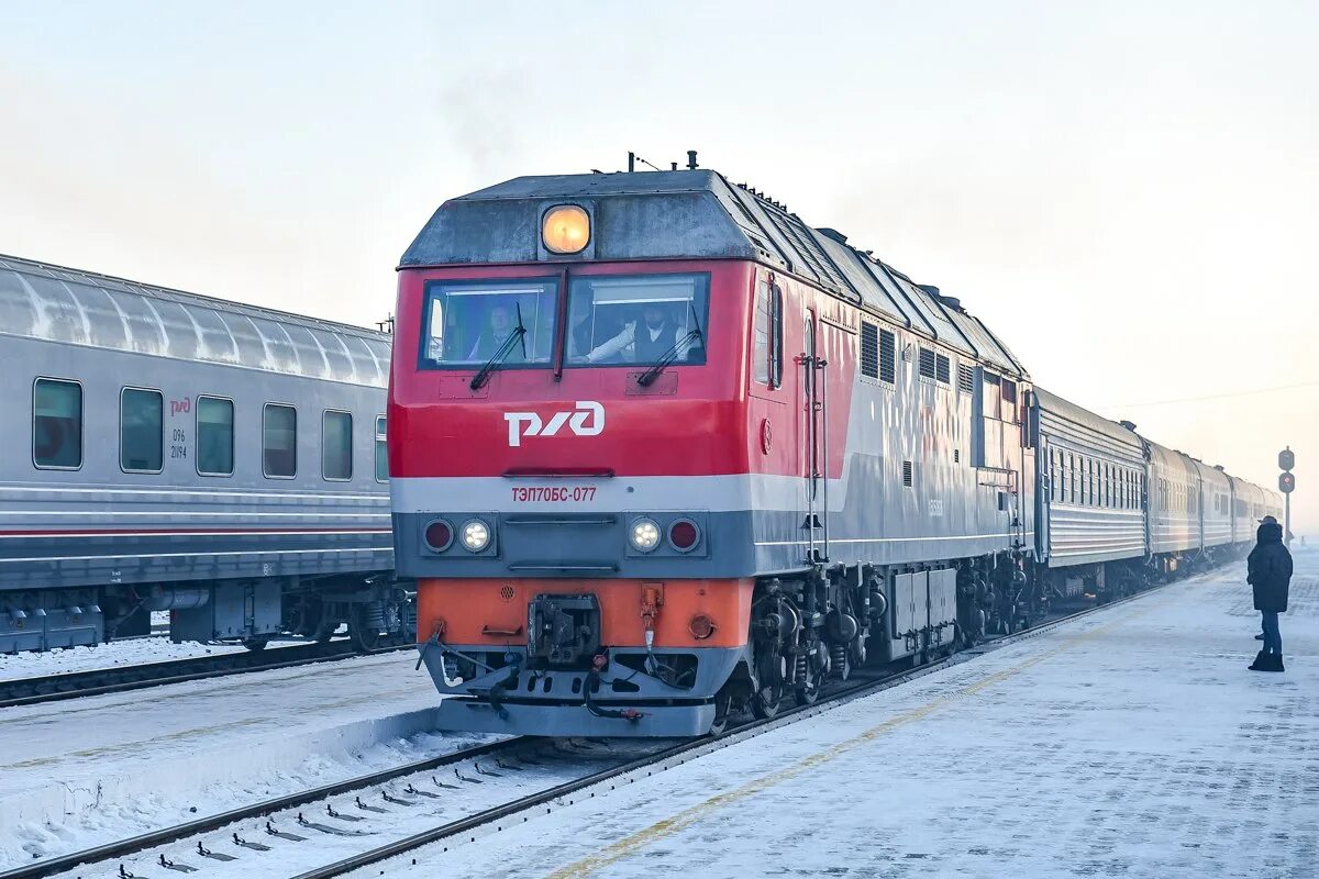 Поезд 236 фото На железнодорожном вокзале Благовещенска из-за проблем с сердцем умер пассажир -