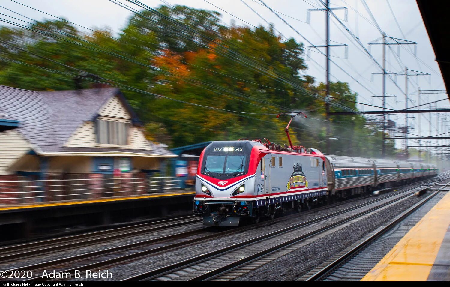 Поезд 642 фото RailPictures.Net Photo: AMTK 642 Amtrak Siemens ACS-64 at Metuchen, New Jersey b