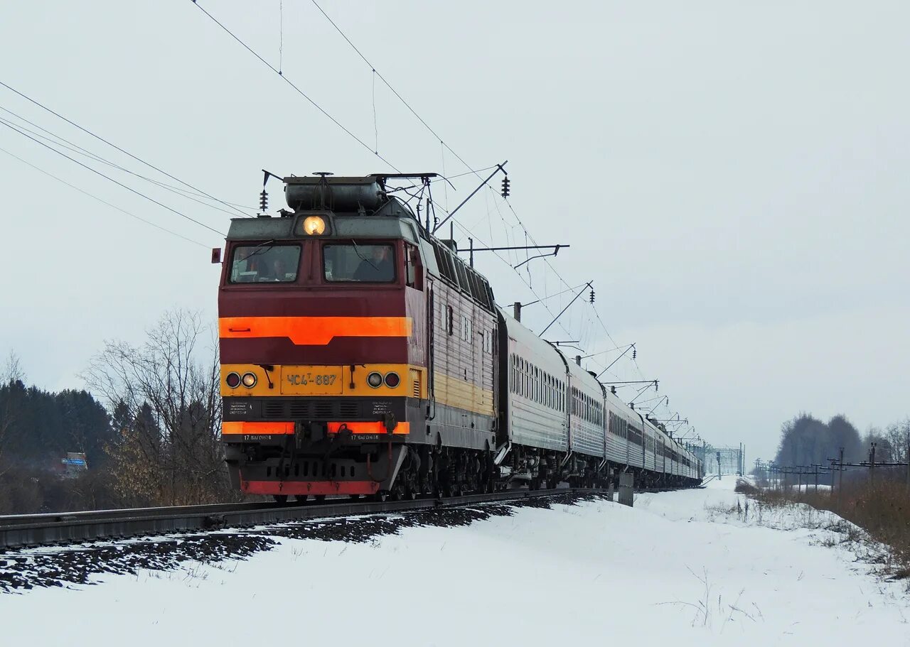 Поезд 687 б фото ЧС4Т-687 - Фото - RailGallery