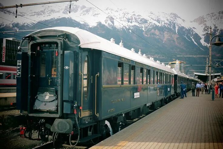 Поезд экспресс фото Retour de Budapest à bord de l'Orient Express Peplum Orient express, Train, Trai