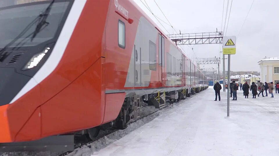 Поезд финист екатеринбург фото Запущен электропоезд "Финист", полностью состоящий из отечественных комплектующи