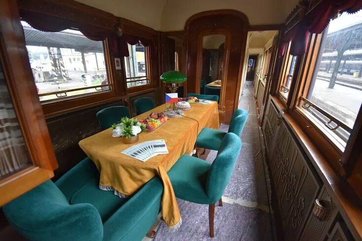 Поезд фото внутри и снаружи El histórico tren presidencial arrancó este jueves de la estación de Praga. Su r