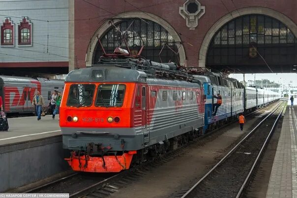 Поезд казанский вокзал фото Sent Lena Tarusin CHS2K-919 Russia, Moscow, Moscow-Passenger-Kazanskaya station 