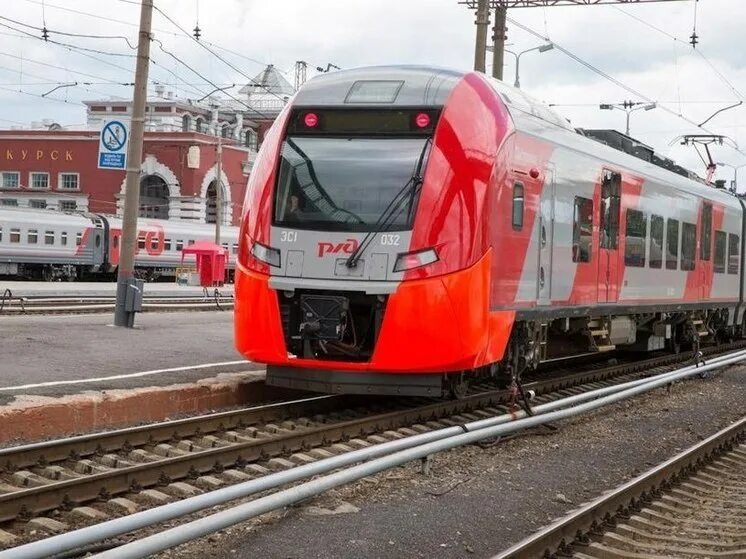 Поезд ласточка курск фото Курск и Москву в дни праздников свяжут четыре дополнительных поезда - МК Чернозе