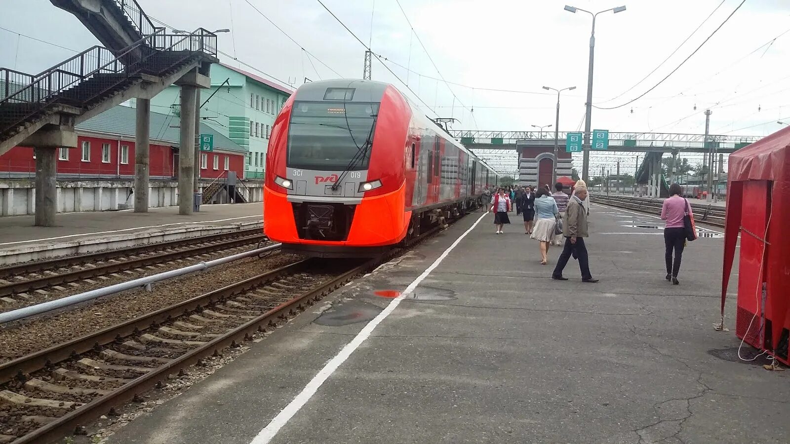 Поезд ласточка курск москва фото В Москву на "Ласточке" за 250 рублей Районный вестник