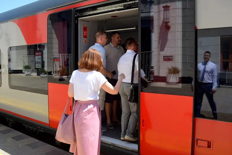 Поезд ласточка сочи фото Администрация города Сочи - Из Сочи в Абхазию запустили скоростные поезда "Ласто