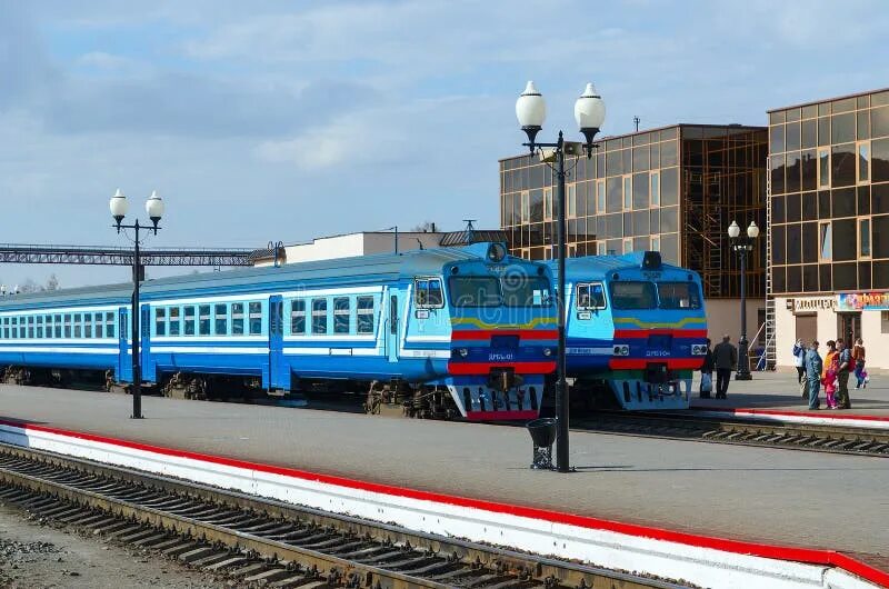 Поезд маглев фото Diesel Trains on Ways of Train Station, Mogilev, Belarus Editorial Photography -