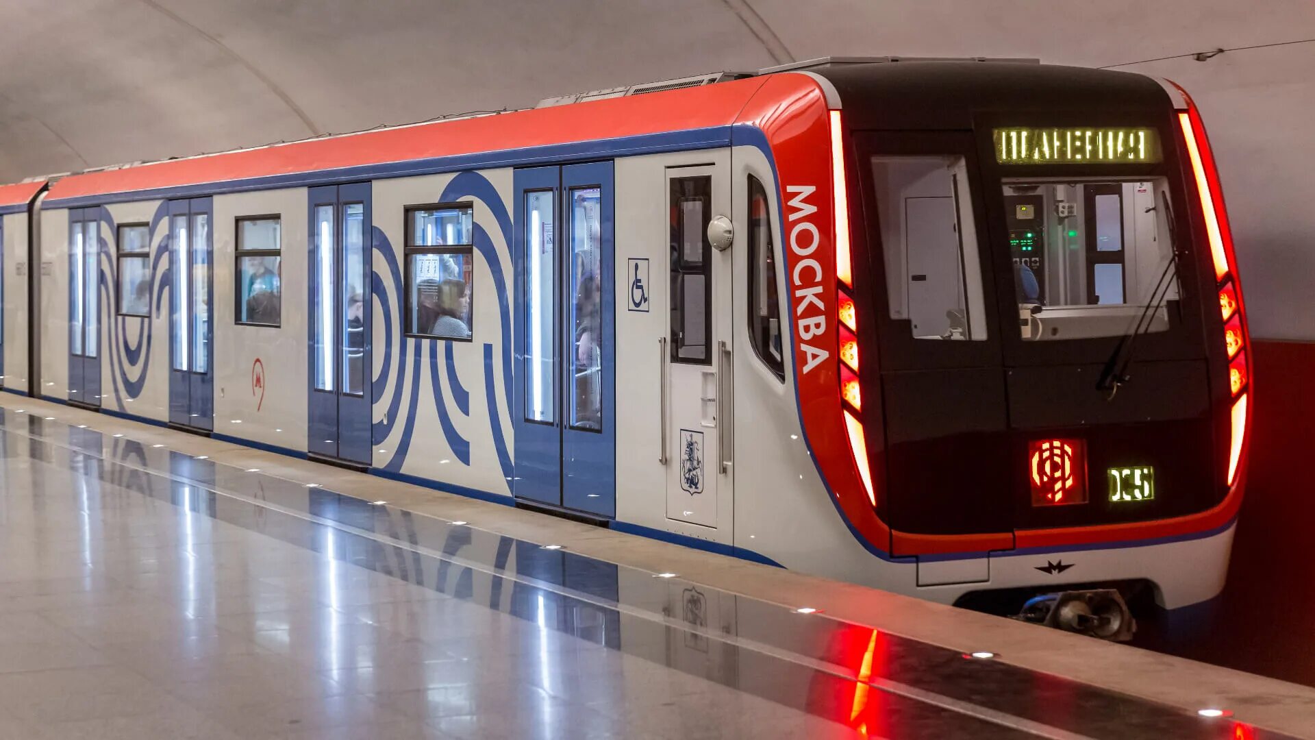 Поезд москва 2024 фото The metro system in Moscow uses light strips and push buttons - TSL ESCHA