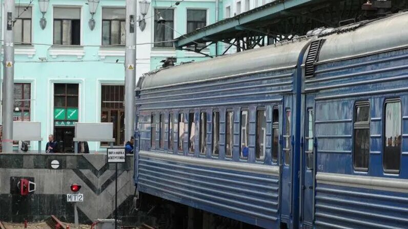 Поезд москва брест фото В Смоленске с поезда Брест - Москва сняли белоруса по подозрению в коронавирусе: