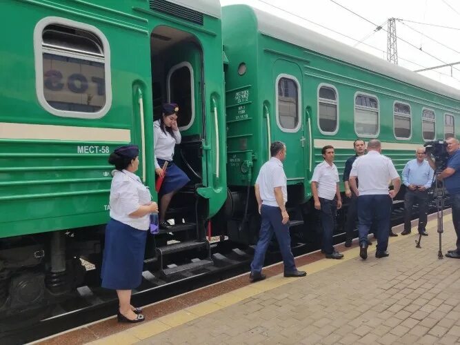 Поезд москва ташкент фото В Ташкенте торжественно встретили поезд из Душанбе (фото) - Darakchi.uz